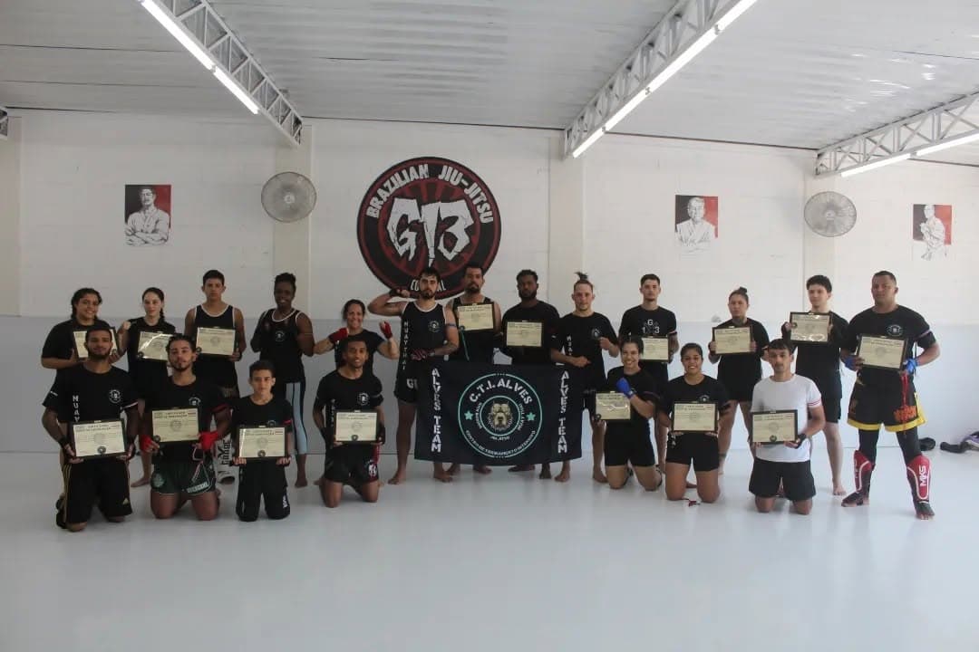 Aula de artes marciais na CTI Alves